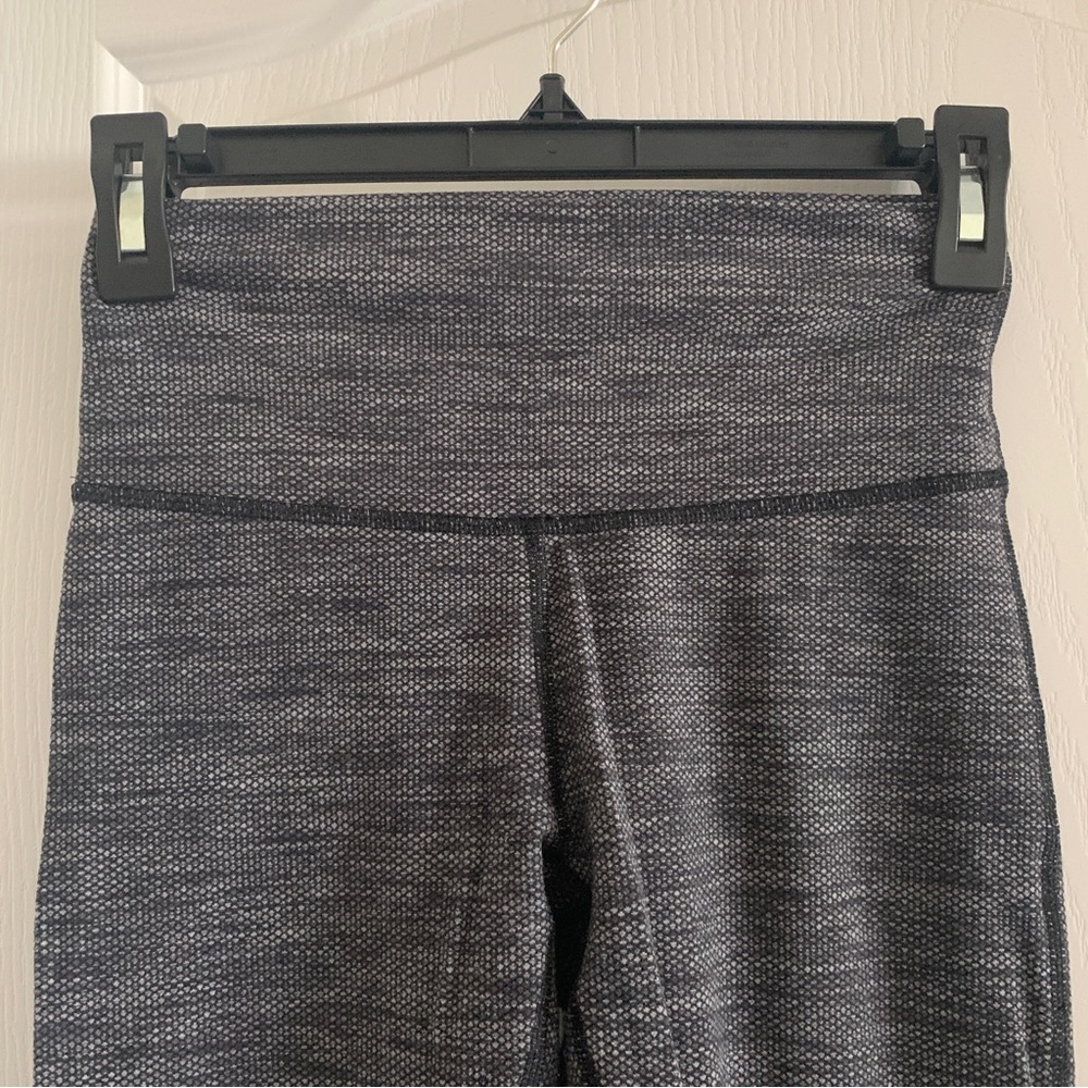 Women’s 4 LULULEMON Heathered Navy Blue White Coco Pique High Rise 7/8 Leggings‎ - Picture 2 of 6
